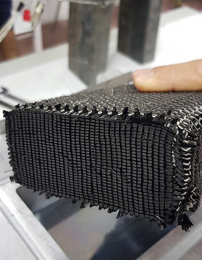 3D Dokunmuş Karbon Fiber Ön Şekil 